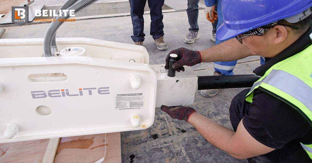 How Do Operators Install and Uninstall Hydraulic Breaker Chisels? A Complete Guide for Beilite Breakers