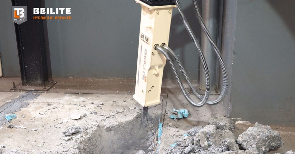 Hydraulic Breakers for Water Pipe Installation