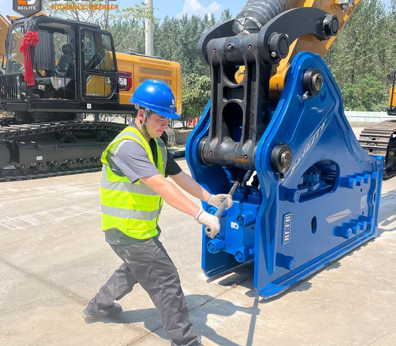 While doing maintenance of side-mounted type